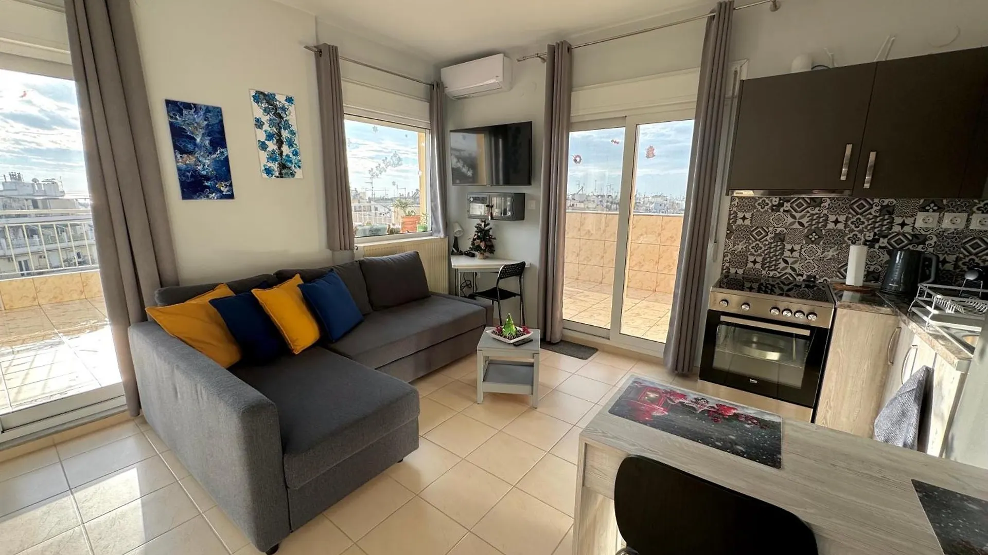 Horizon /Downtown Penthouse W/ Massive Terrace Apartamento Tessalónica 0*,