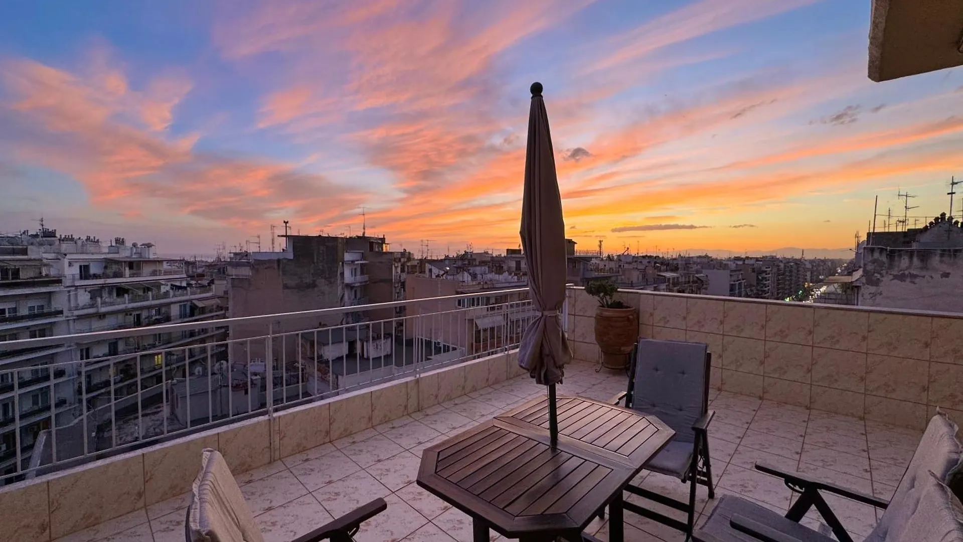 Appartamento Horizon /Downtown Penthouse W/ Massive Terrace Salonicco